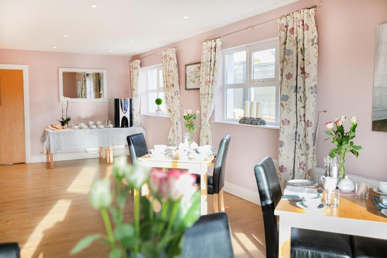 Caravogue House Otel Trim Dış mekan fotoğraf